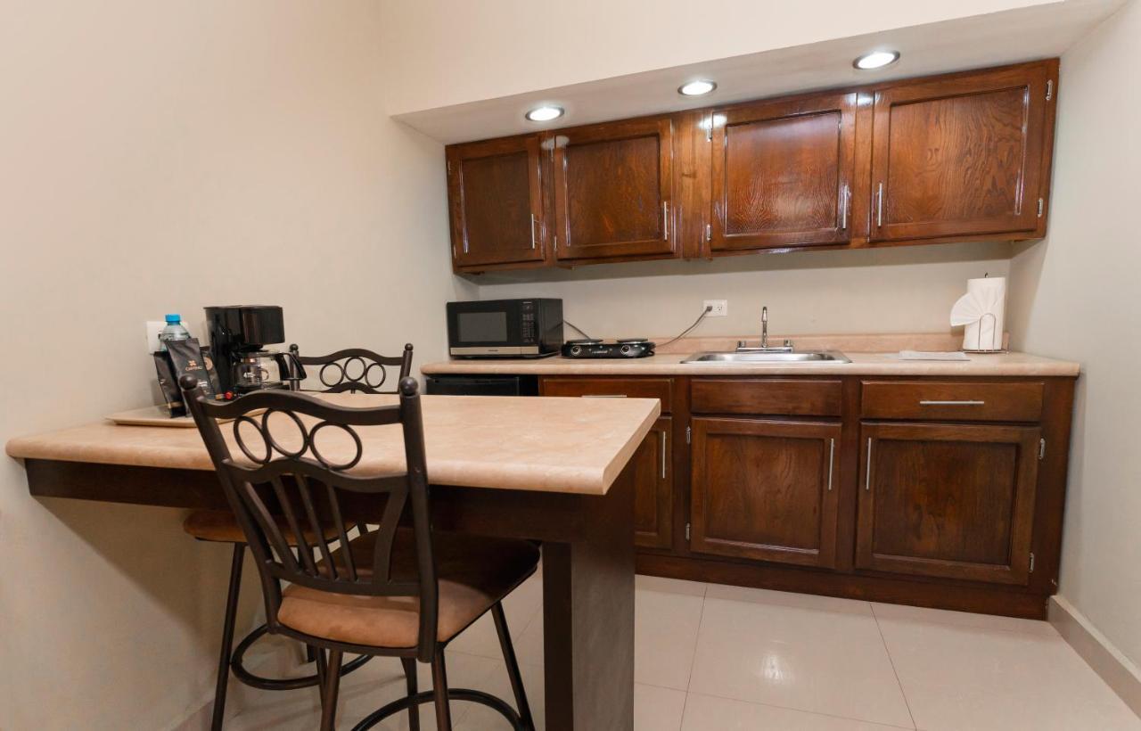 El Camino Hotel & Suites Heroica Caborca Екстер'єр фото