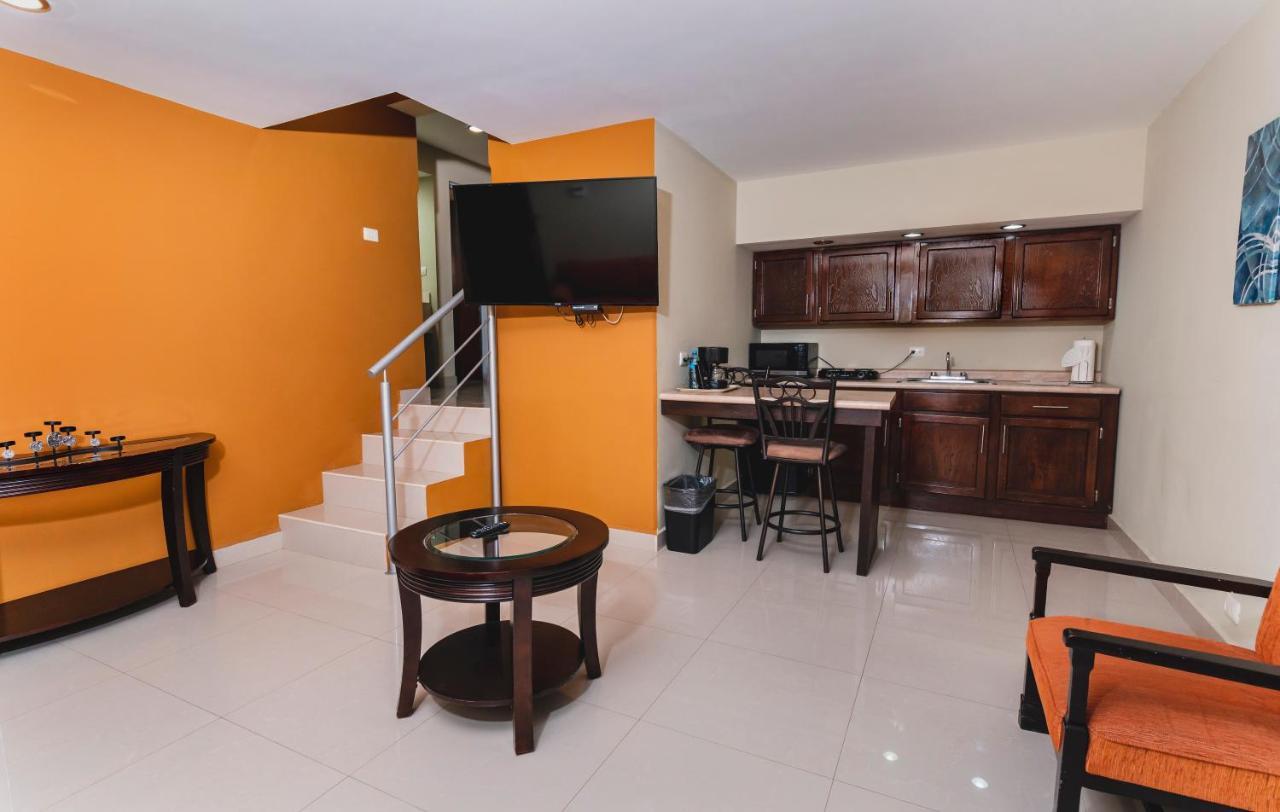 El Camino Hotel & Suites Heroica Caborca Екстер'єр фото