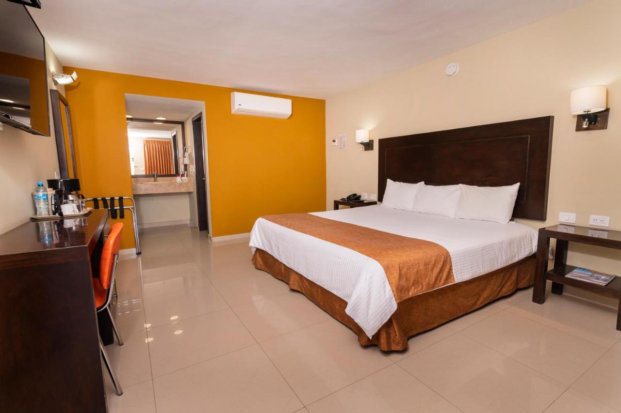 El Camino Hotel & Suites Heroica Caborca Екстер'єр фото