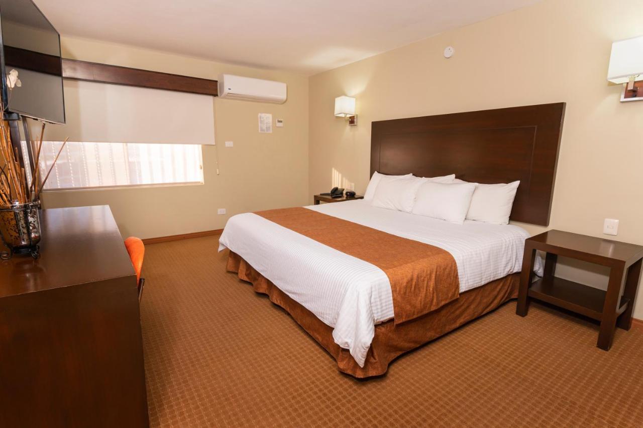 El Camino Hotel & Suites Heroica Caborca Екстер'єр фото