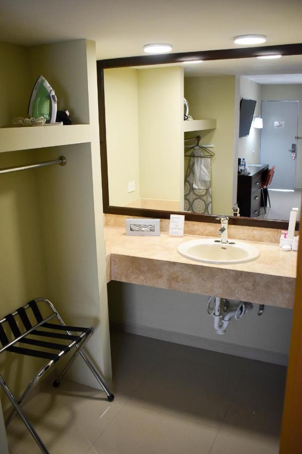 El Camino Hotel & Suites Heroica Caborca Екстер'єр фото