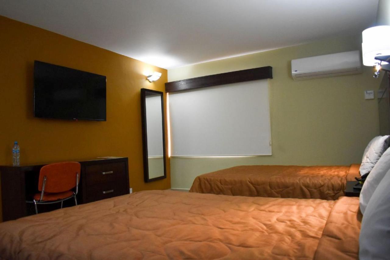 El Camino Hotel & Suites Heroica Caborca Екстер'єр фото